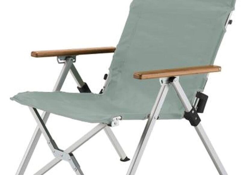 Description and viewing of a camping chair from the Living Collection.